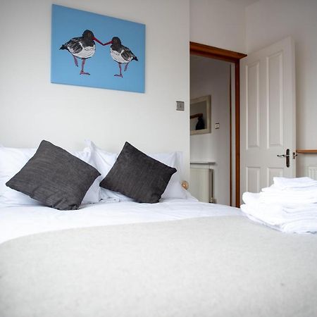 Beach View Apartment Стоунхевън Екстериор снимка