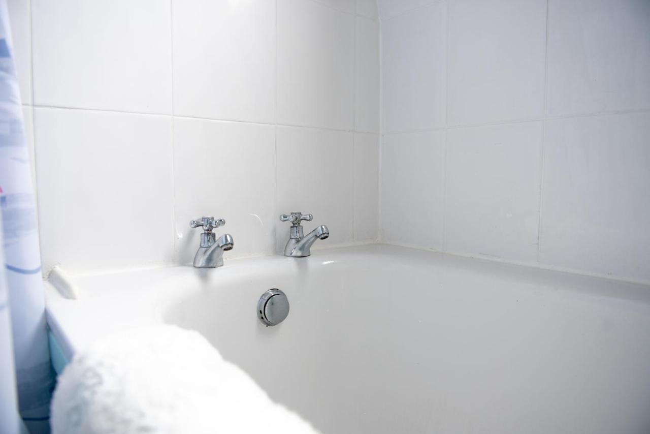 Beach View Apartment Стоунхевън Екстериор снимка